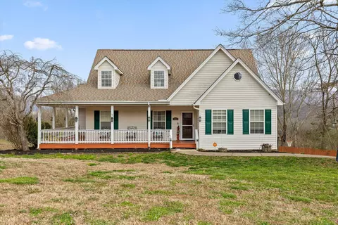 925 S Magnolia Ave, Whitwell, TN 37397