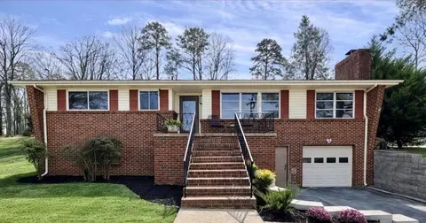 1402 John Ross Rd, Chattanooga, TN 37412