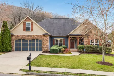 1040 Lynnstone Dr, Chattanooga, TN 37405