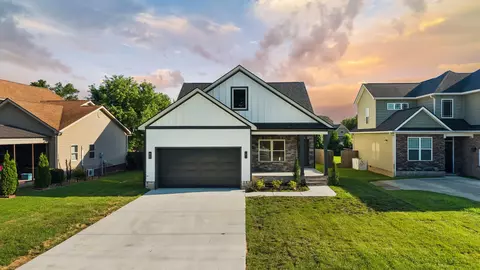 8524 Blanche Rd, Ooltewah, TN 37363