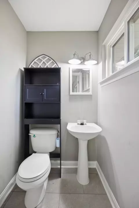 Bath - 6618 Gary Ln, Chattanooga, TN 37421 photo 3 of 3