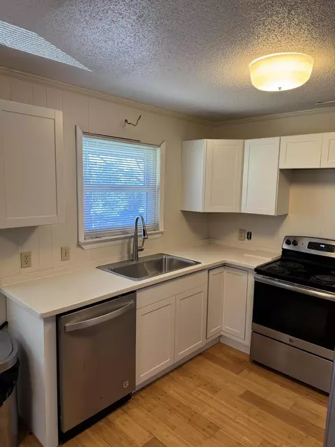 Kitchen - 311 E View Dr, Chattanooga, TN 37404 photo 5 of 6