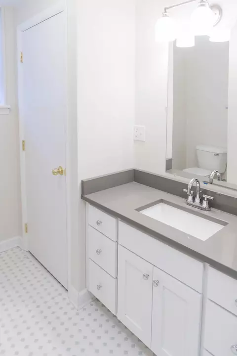Bath - 311 E View Dr, Chattanooga, TN 37404 photo 2 of 3