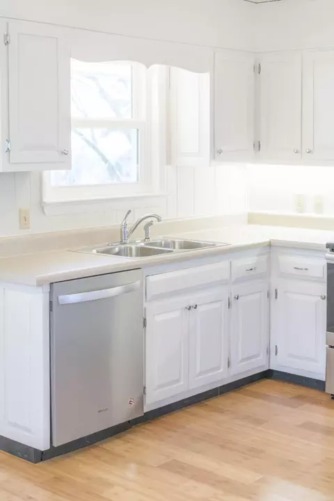 Kitchen - 311 E View Dr, Chattanooga, TN 37404 photo 3 of 6