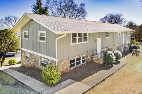 Exterior - 311 E View Dr, Chattanooga, TN 37404 photo 4 of 5