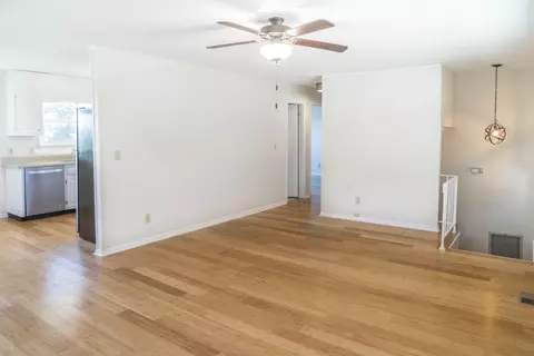 Living - 311 E View Dr, Chattanooga, TN 37404 photo 3 of 7