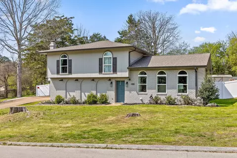 109 Rolling Ridge Dr, Chattanooga, TN 37421