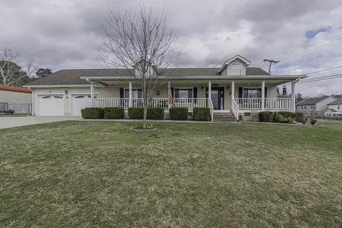 8405 Bay Run Dr, Hixson, TN 37343