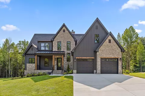 1708 Restful Dr, Soddy Daisy, TN 37379