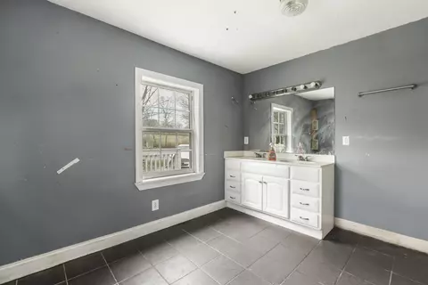 Bath - 91 Dean Rd, Dunlap, TN 37327 photo 1 of 3