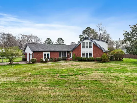 201 Westgate Rd, Hixson, TN 37343