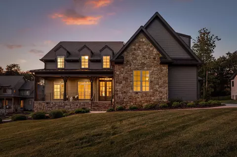 8293 Mountain Laurel Trl, Signal Mountain, TN 37377