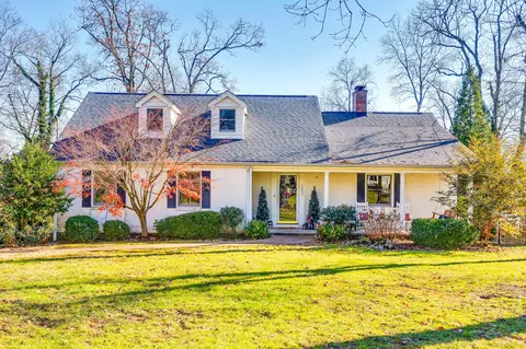 1407 Peter Pan Rd, Lookout Mountain, GA 30750