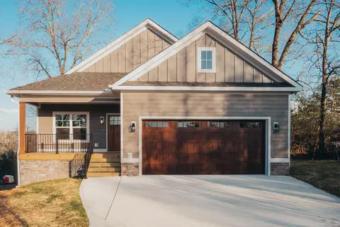 1101 Lightning Dr, Soddy Daisy, TN 37379
