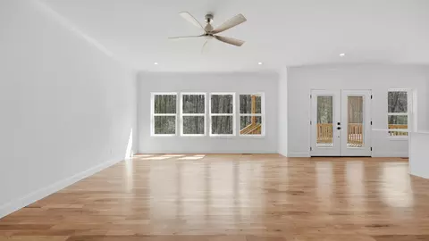 Living - 930 Lullwater Rd, Red Bank, TN 37415 photo 1 of 5