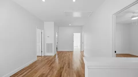 Entry Way - 930 Lullwater Rd, Red Bank, TN 37415 photo 4 of 7