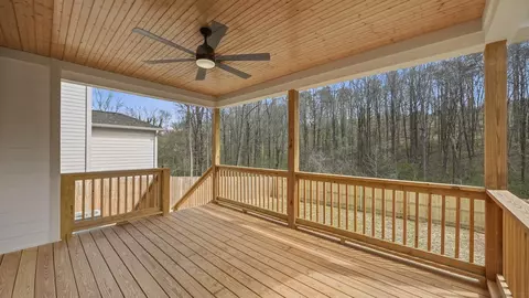 Exterior - 930 Lullwater Rd, Red Bank, TN 37415 photo 3 of 8