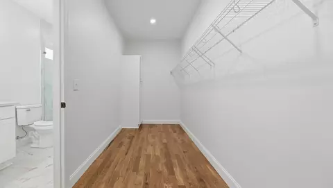Entry Way - 930 Lullwater Rd, Red Bank, TN 37415 photo 6 of 7