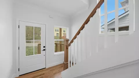 Entry Way - 930 Lullwater Rd, Red Bank, TN 37415 photo 2 of 7