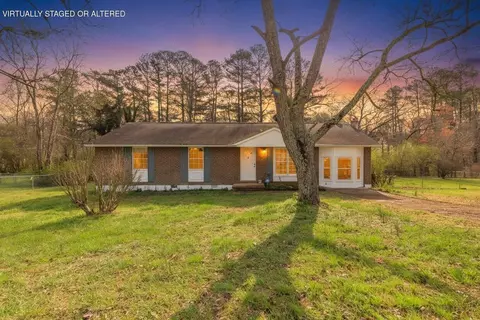 395 Wisteria Rd, Lafayette, GA 30728