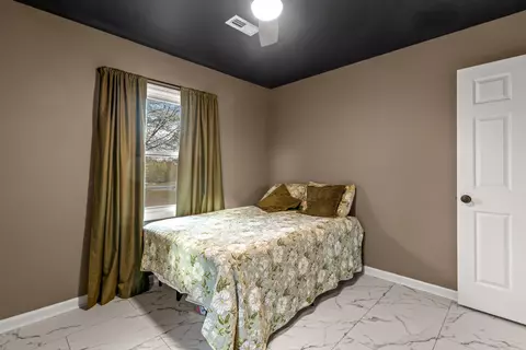 Bedroom - 258 E Hills Rd, Jasper, TN 37347 photo 5 of 5