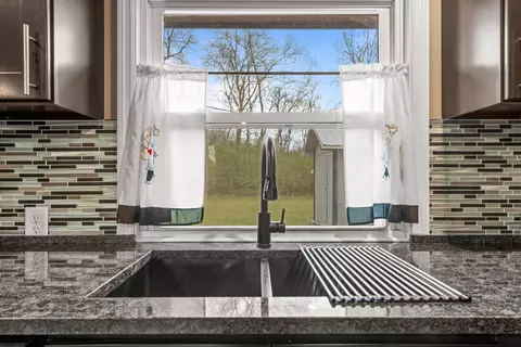 Kitchen - 258 E Hills Rd, Jasper, TN 37347 photo 2 of 5