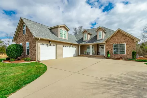 8168 Trout Lily Dr, Ooltewah, TN 37363