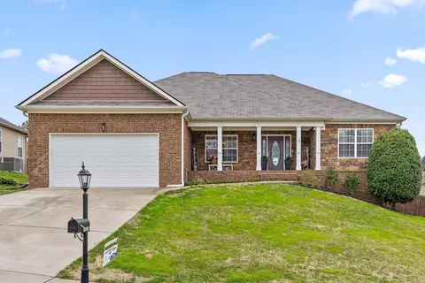 8934 Sunridge Dr, Ooltewah, TN 37363