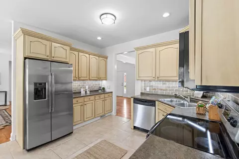 Kitchen - 8746 Streamside Dr, Ooltewah, TN 37363 photo 2 of 3