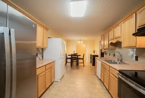 Entry Way - 80 Wildfire Dr, Ringgold, GA 30736 photo 2 of 2