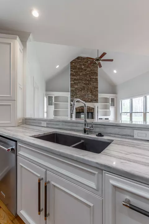 Kitchen - 8323 Mitchell Mill Rd, Ooltewah, TN 37363 photo 10 of 17