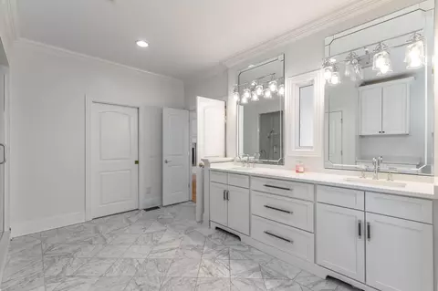 Bath - 8323 Mitchell Mill Rd, Ooltewah, TN 37363 photo 6 of 14