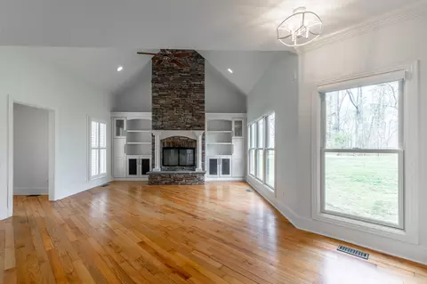Living - 8323 Mitchell Mill Rd, Ooltewah, TN 37363 photo 9 of 18