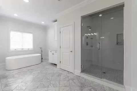 Bath - 8323 Mitchell Mill Rd, Ooltewah, TN 37363 photo 3 of 14