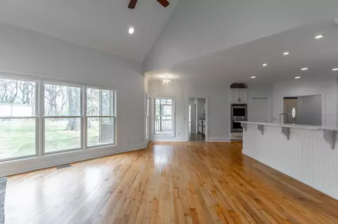Living - 8323 Mitchell Mill Rd, Ooltewah, TN 37363 photo 13 of 18