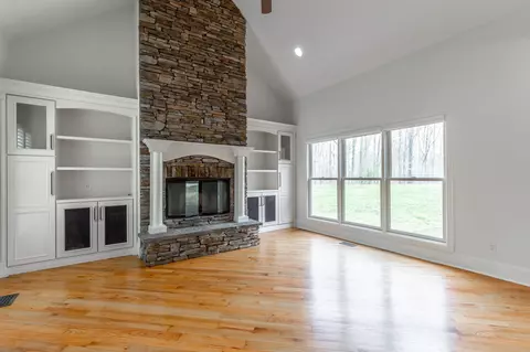 Living - 8323 Mitchell Mill Rd, Ooltewah, TN 37363 photo 12 of 18