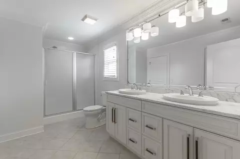 Bath - 8323 Mitchell Mill Rd, Ooltewah, TN 37363 photo 9 of 14