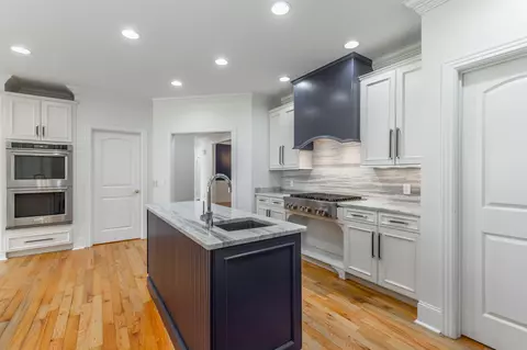 Kitchen - 8323 Mitchell Mill Rd, Ooltewah, TN 37363 photo 3 of 17
