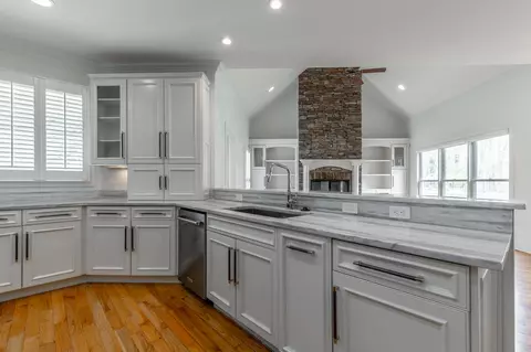 Kitchen - 8323 Mitchell Mill Rd, Ooltewah, TN 37363 photo 6 of 17