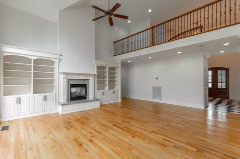Living - 8323 Mitchell Mill Rd, Ooltewah, TN 37363 photo 7 of 18