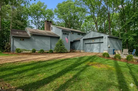 2429 Boston Branch Cir, Signal Mountain, TN 37377