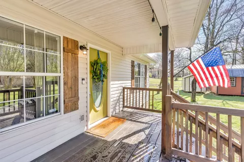 804 Schmidt Rd, Rossville, GA 30741
