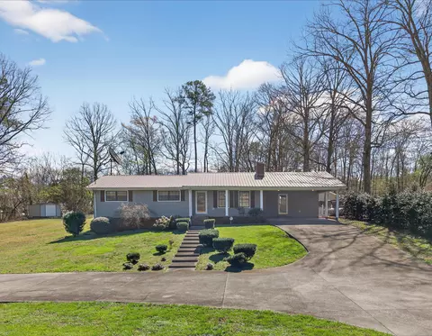 1052 Beaverdale Rd NE, Dalton, GA 30721