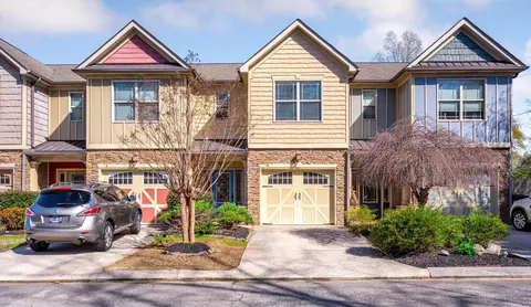 85 Orchard Ln, Rossville, GA 30741