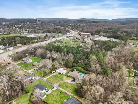 8528 E Brainerd Rd, Chattanooga, TN 37421 photo 4
