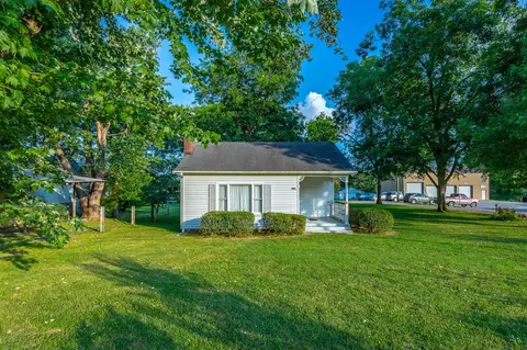 Exterior - 1010 Main St, Kimball, TN 37347 photo 3 of 12