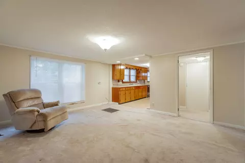 Living - 1010 Main St, Kimball, TN 37347 photo 7 of 8