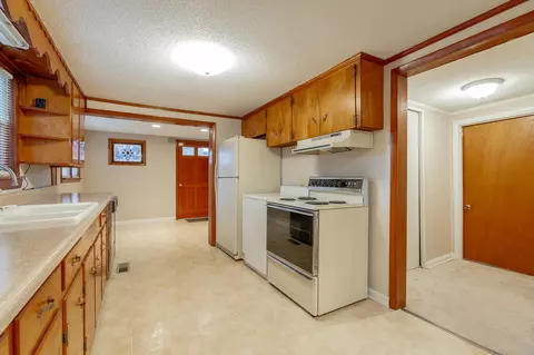 Kitchen - 1010 Main St, Kimball, TN 37347 photo 2 of 4