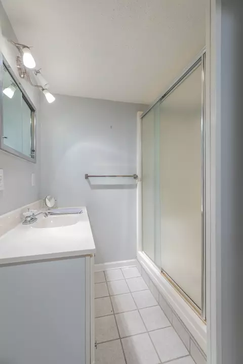 Bath - 1010 Main St, Kimball, TN 37347 photo 1 of 2