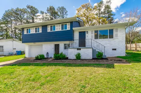 2410 Sunset Strip St, Hixson, TN 37343